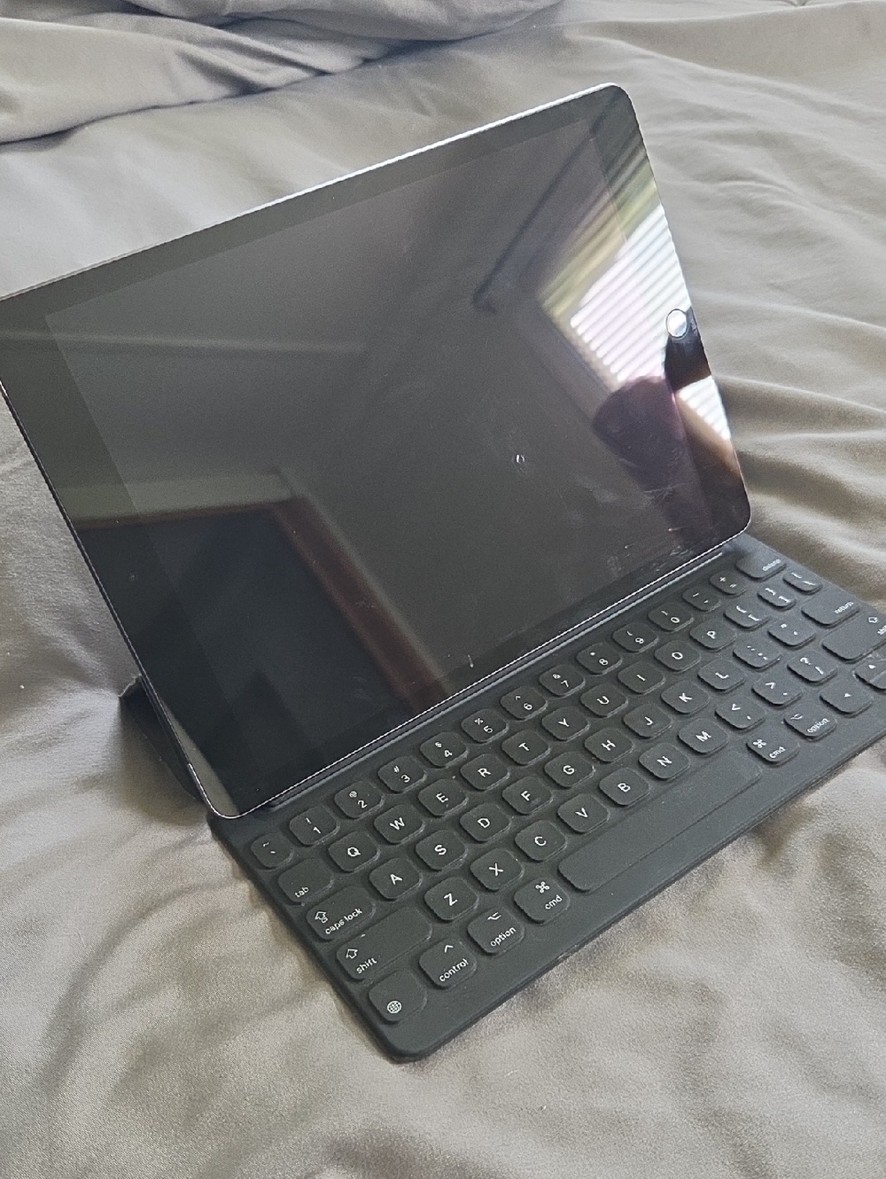 Apple Black Tablet with Smart Keyboard Folio